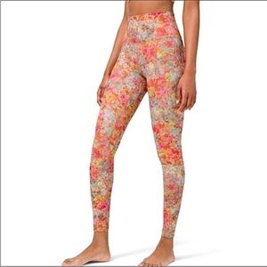 Lululemon Align Pant 25"
Inflorescence Multi size 4